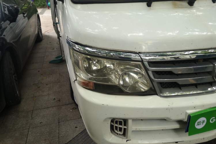 Used Jinbei Hiace 2011 2.0L 5th Generation Kuaiyunwang Luxury Version 4G20B Right Front Headlight