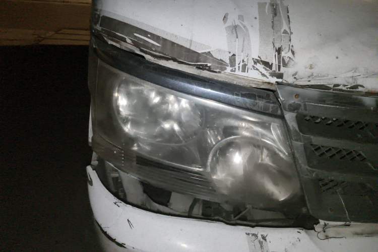 Used Jinbei Hiace 2011 2.0L Fifth-Generation Kuaiyun Classic V19 Right Front Headlight