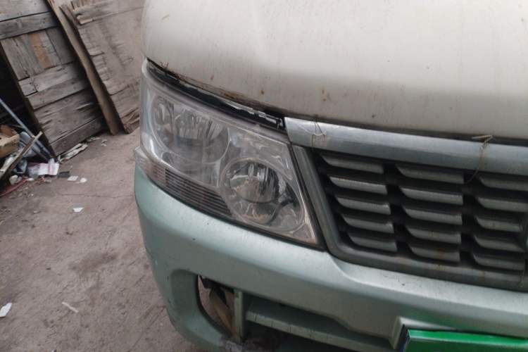 Used Jinbei Hiace 2011 2.0L 5th Generation Kuaiyunwang Standard Version 4G19 Right Front Headlight