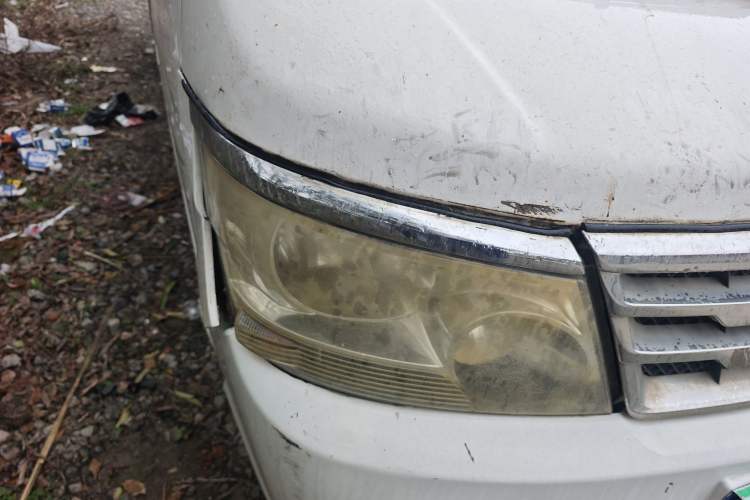 Used Jinbei Hiace 2011 2.0L 5th Generation Kuaiyunwang Standard Version 4G19 Right Front Headlight