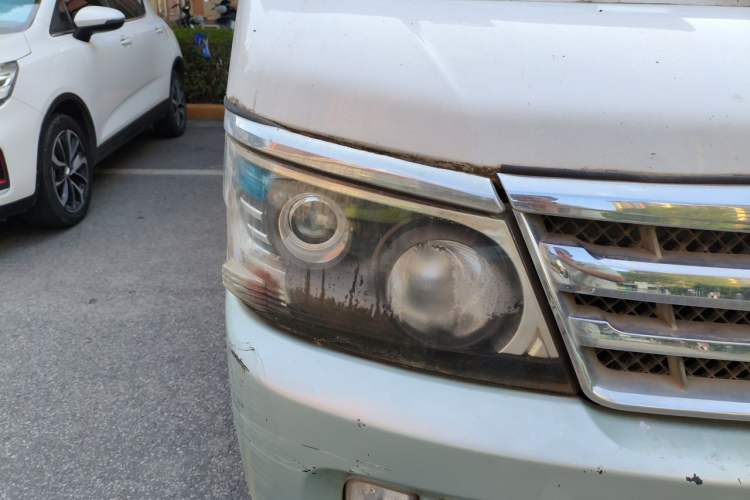 Used Jinbei Hiace 2011 2.0L Sixth-Generation Classic Standard 4G20D4B Right Front Headlight
