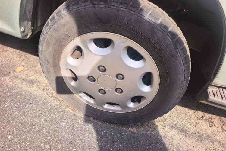 Used Jinbei Hiace 2011 2.0L Fifth-Generation Xiangyun Classic 4G20D4B Right Front Wheel Hub