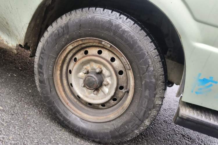 Used Jinbei Hiace 2011 2.0L Fifth-Generation Kuaiyun Classic V19 Right Front Wheel Hub