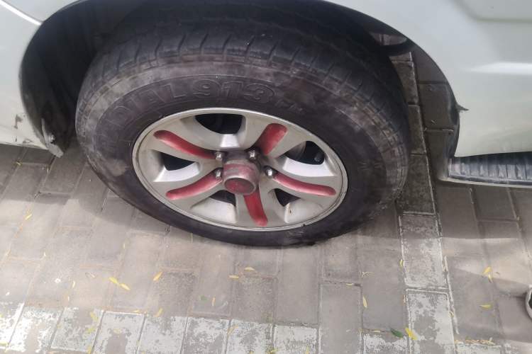 Used Jinbei Hiace 2011 2.0L 5th Generation Kuaiyunwang Comfort Z-Type 4G20B Right Front Wheel Hub