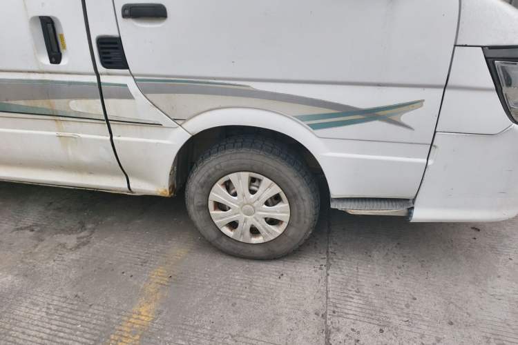 Used Jinbei Hiace 2011 2.0L Fifth-Generation Kuaiyunwang Standard Version 4G21B Right Front Wheel Hub
