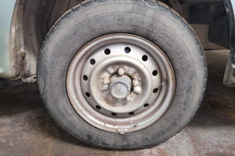 Used Jinbei Hiace 2011 2.0L Fifth-Generation Kuaiyun Classic Model V20 Right Front Wheel Hub