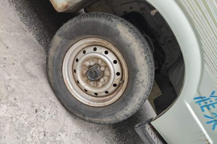 Used Jinbei Hiace 2011 2.0L Fifth-Generation Express Luxury V19 Right Front Wheel Hub