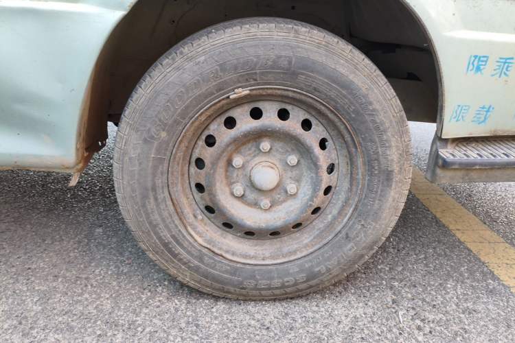 Used Jinbei Hiace 2011 2.0L Sixth-Generation Classic Standard 4G20D4B Right Front Wheel Hub