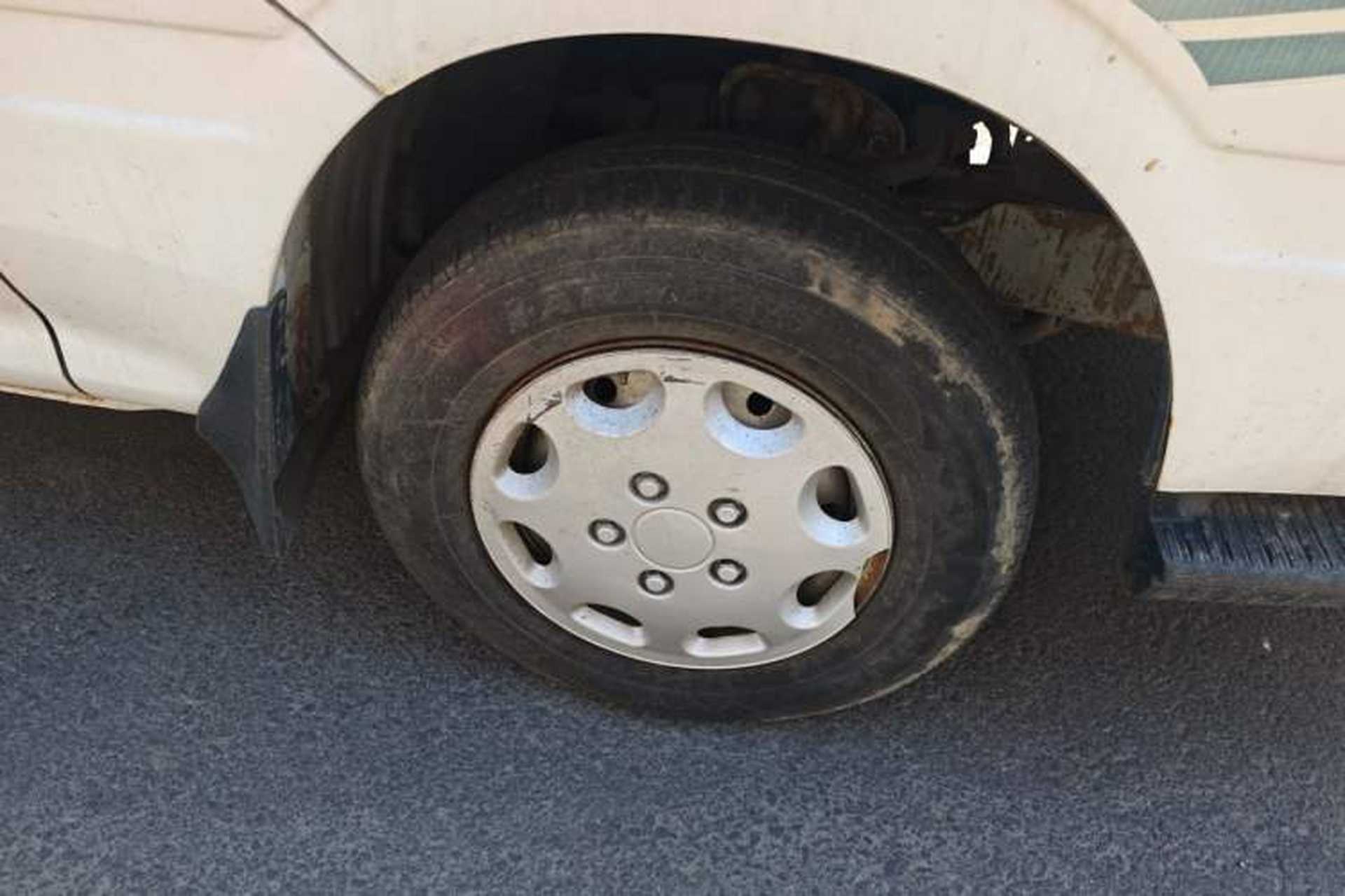 Used Jinbei Hiace 2011 2.0L 5th Generation Kuaiyunwang Standard Version 4G19 Right Front Wheel Hub