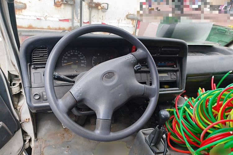 Used Jinbei Hiace 2011 2.0L 5th Generation Kuaiyunwang Standard Version 4G20B Steering Wheel