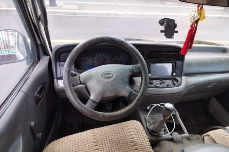 Used Jinbei Hiace 2011 2.0L 5th Generation Kuaiyunwang Standard Version 4G19 Steering Wheel