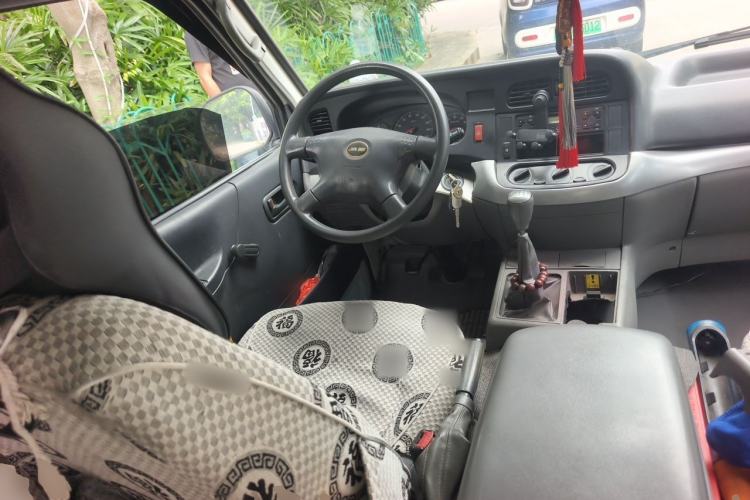 Used Jinbei Hiace 2011 2.0L 5th Generation Kuaiyunwang Luxury Edition 4G19 Steering Wheel