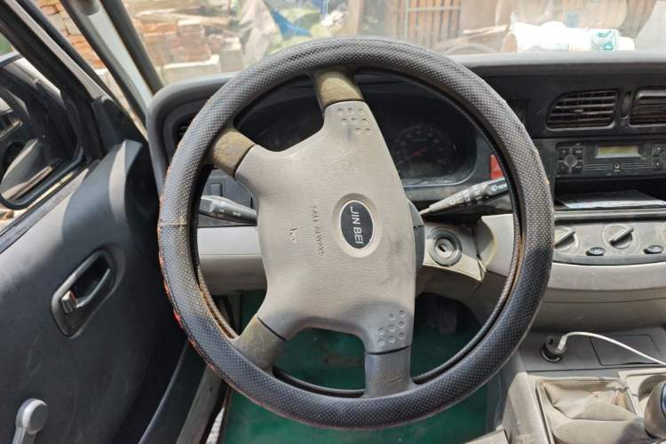 Used Jinbei Hiace 2011 2.0L 5th Generation Kuaiyunwang Luxury Edition 4G19 Steering Wheel