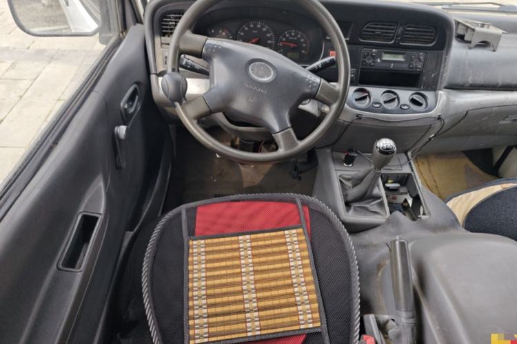 Used Jinbei Hiace 2011 2.0L 5th Generation Kuaiyunwang Standard Version 4G19 Steering Wheel