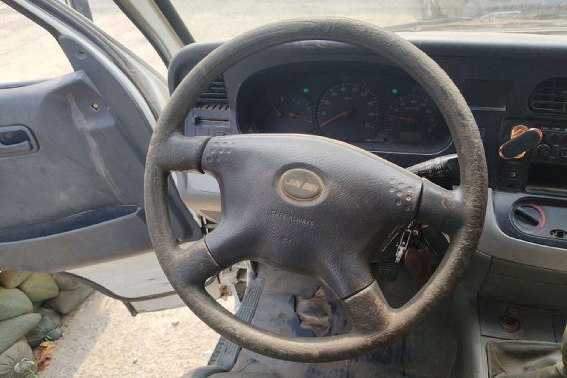 Used Jinbei Hiace 2011 2.0L 5th Generation Kuaiyunwang Standard Version 4G19 Steering Wheel