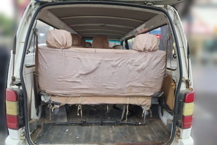 Used Jinbei Hiace 2011 2.0L 5th Generation Kuaiyunwang Standard Version 4G19 Trunk