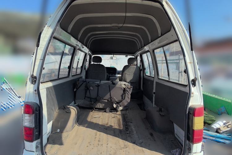 Used Jinbei Hiace 2011 2.0L 5th Generation Kuaiyunwang Standard Version 4G20B Trunk