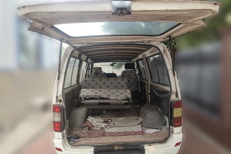 Used Jinbei Hiace 2011 2.0L 5th Generation Kuaiyunwang Standard Version 4G19 Trunk