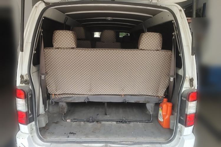 Used Jinbei Hiace 2011 2.0L 5th Generation Kuaiyunwang Luxury Edition 4G19 Trunk