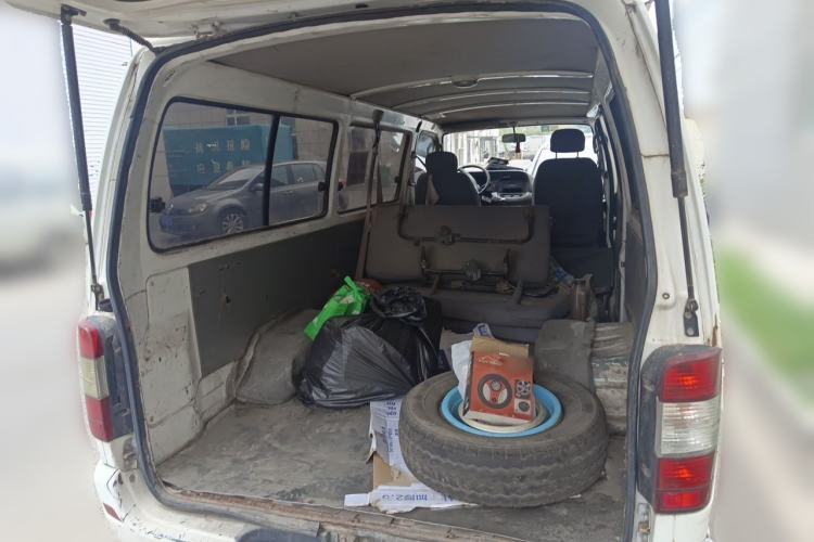 Used Jinbei Hiace 2011 2.0L 5th Generation Kuaiyunwang Luxury Edition 4G19 Trunk