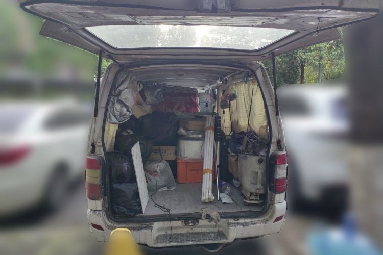 Used Jinbei Hiace 2011 2.0L 5th Generation Kuaiyunwang Standard Version 4G19 Trunk