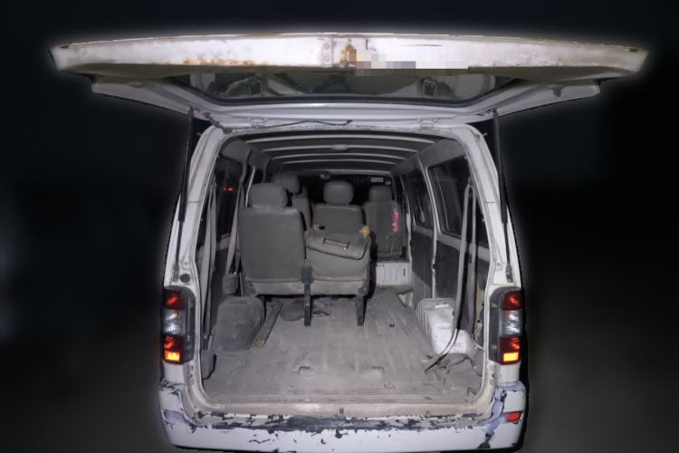 Used Jinbei Hiace 2011 2.0L 5th Generation Kuaiyunwang Standard Version 4G19 Trunk