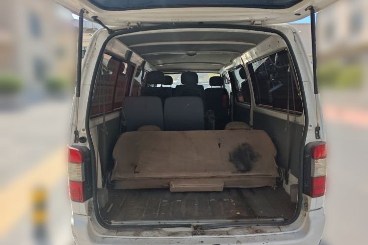 Used Jinbei Hiace 2011 2.0L 5th Generation Kuaiyunwang Standard Version 4G19 Trunk