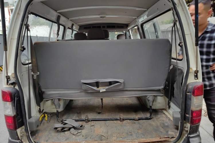 Used Jinbei Hiace 2011 2.0L Fifth-Generation Kuaiyunwang Comfort Type K 4G20B Trunk