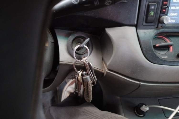 Used Jinbei Hiace 2011 2.0L 5th Generation Kuaiyunwang Standard Version 4G19 Vehicle Key