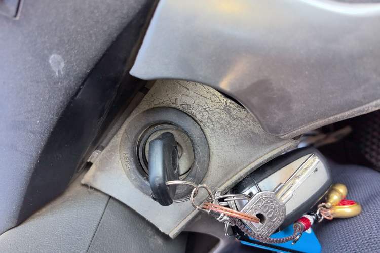 Used Jinbei Hiace 2011 2.0L 5th Generation Kuaiyunwang Standard Version 4G20B Vehicle Key