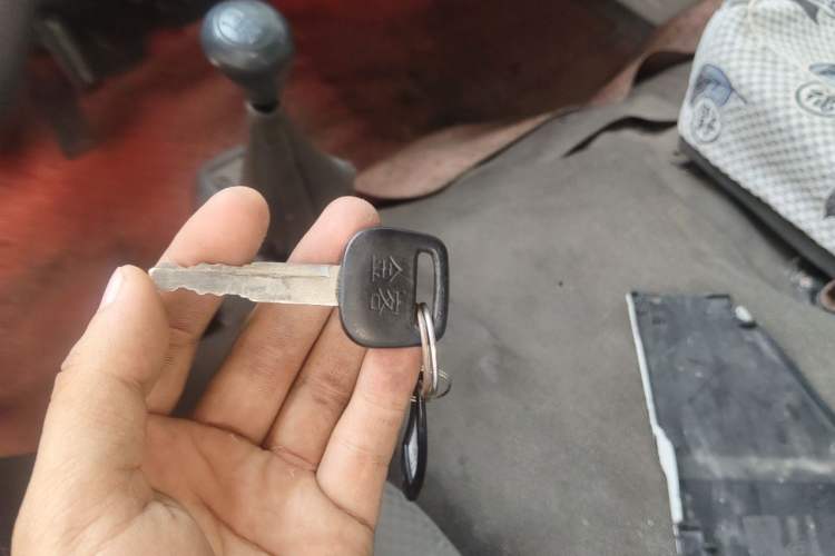 Used Jinbei Hiace 2011 2.0L 5th Generation Kuaiyunwang Standard Version 4G19 Vehicle Key
