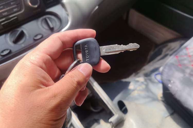 Used Jinbei Hiace 2011 2.0L 5th Generation Kuaiyunwang Comfort Z-Type 4G20B Vehicle Key