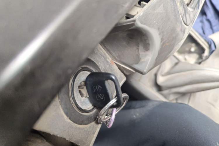 Used Jinbei Hiace 2011 2.0L 5th Generation Kuaiyunwang Luxury Edition 4G19 Vehicle Key
