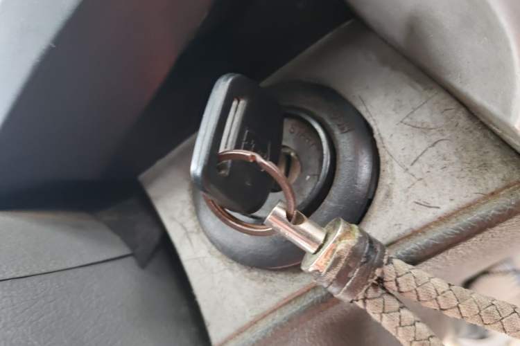 Used Jinbei Hiace 2011 2.0L 5th Generation Kuaiyunwang Standard Version 4G19 Vehicle Key