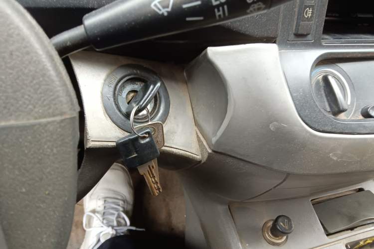Used Jinbei Hiace 2011 2.0L 5th Generation Kuaiyunwang Luxury Edition 4G19 Vehicle Key