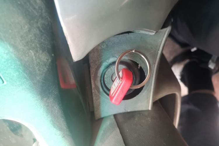 Used Jinbei Hiace 2011 2.0L 5th Generation Kuaiyunwang Standard Version 4G19 Vehicle Key