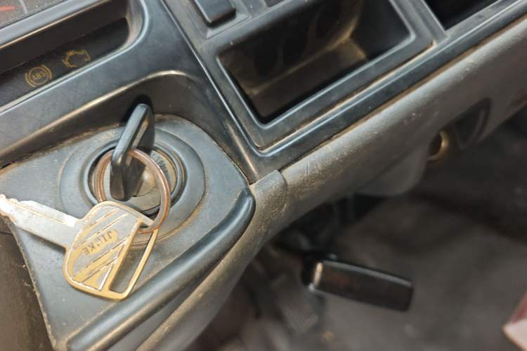 Used Jinbei Hiace 2011 2.0L 5th Generation Kuaiyunwang Standard Version 4G19 Vehicle Key