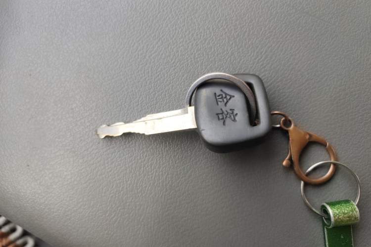 Used Jinbei Hiace 2011 2.2L 5th Generation Power King Deluxe Version 4G22D4B Vehicle Key