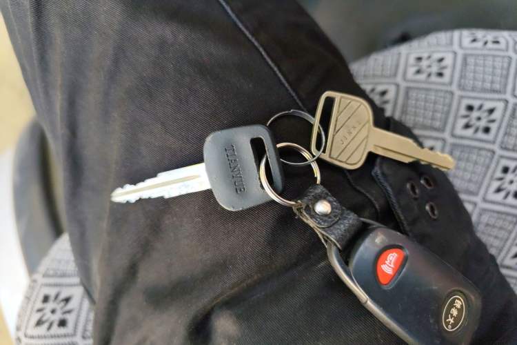 Used Jinbei Hiace 2011 2.0L Fifth-Generation Kuaiyunwang Standard Version 4G21B Vehicle Key