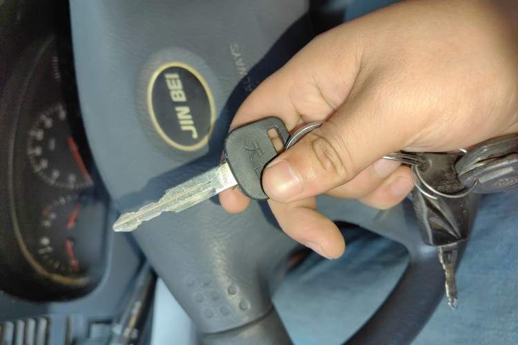 Used Jinbei Hiace 2011 2.0L Fifth-Generation Kuaiyunwang Comfort Type K 4G20B Vehicle Key