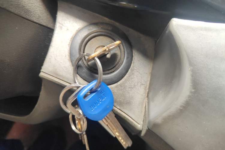 Used Jinbei Hiace 2011 2.0L 5th Generation Kuaiyunwang Standard Version 4G19 Vehicle Key
