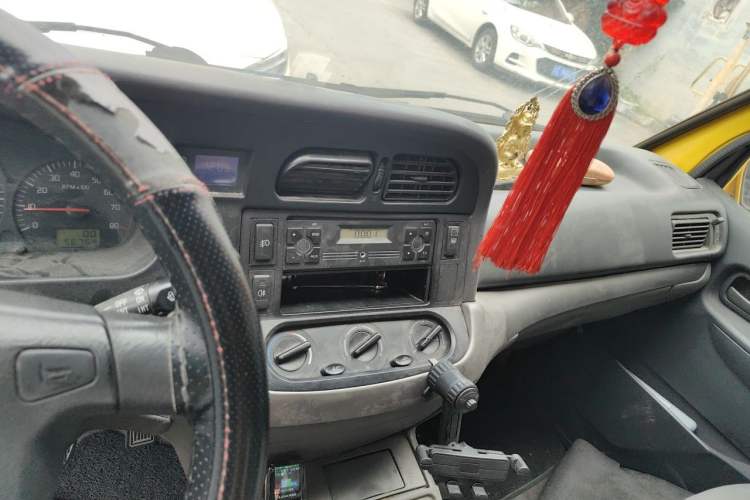 Used Jinbei Hiace 2011 2.0L 5th Generation Power King Comfort Version 4G20D4B Audio And AC Panel