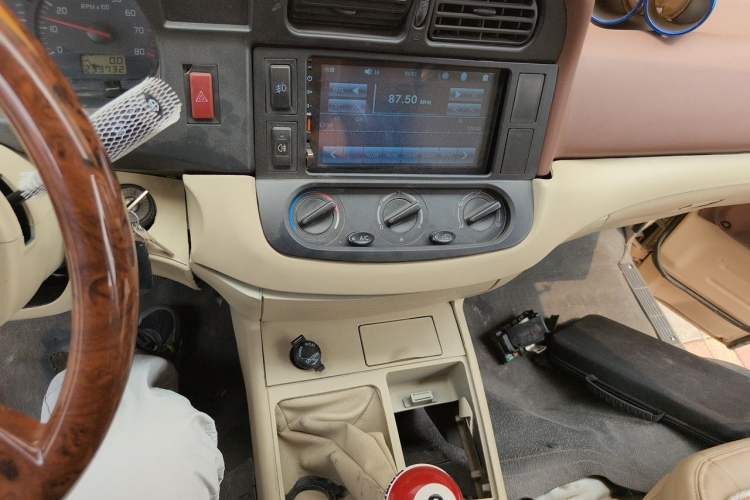 Used Jinbei Hiace 2011 2.0L Sixth-Generation Classic Standard 4G20D4B Audio And AC Panel