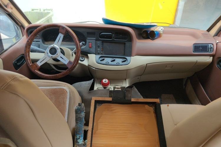Used Jinbei Hiace 2011 2.0L Sixth-Generation Classic Standard 4G20D4B Center Console