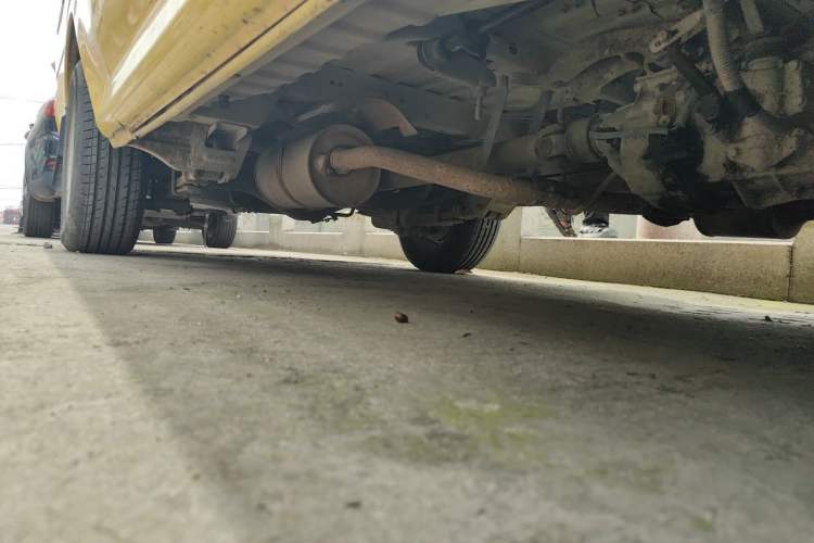 Used Jinbei Hiace 2011 2.0L 5th Generation Power King Comfort Version 4G20D4B Chassis Front Right