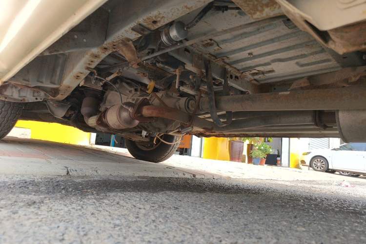 Used Jinbei Hiace 2011 2.0L Sixth-Generation Classic Standard 4G20D4B Chassis Rear Left