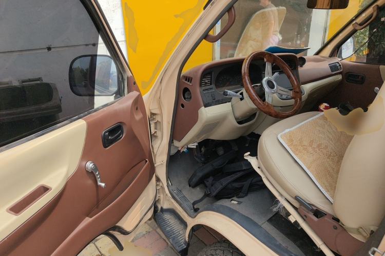 Used Jinbei Hiace 2011 2.0L Sixth-Generation Classic Standard 4G20D4B Driver Seat