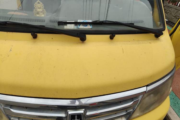 Used Jinbei Hiace 2011 2.0L 5th Generation Power King Comfort Version 4G20D4B Engine Bay Left