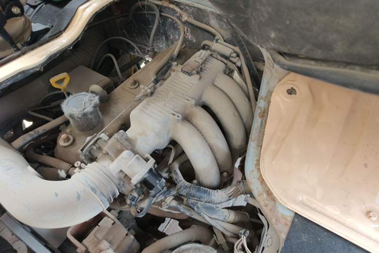 Used Jinbei Hiace 2011 2.0L Sixth-Generation Classic Standard 4G20D4B Engine Bay Left