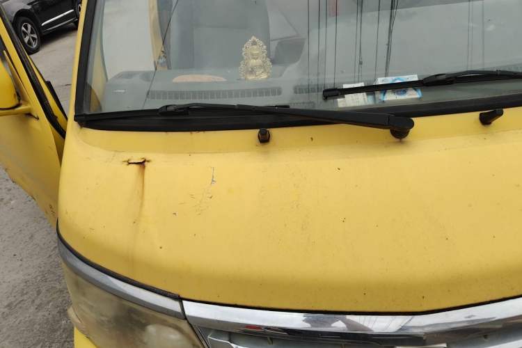 Used Jinbei Hiace 2011 2.0L 5th Generation Power King Comfort Version 4G20D4B Engine Bay Right